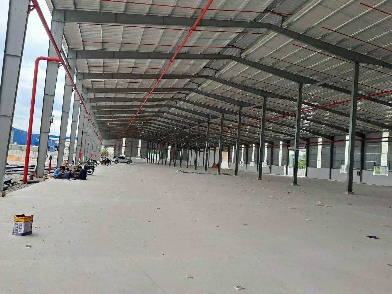 Cho thuê xưởng 9000m2 550 triệu Tân Uyên