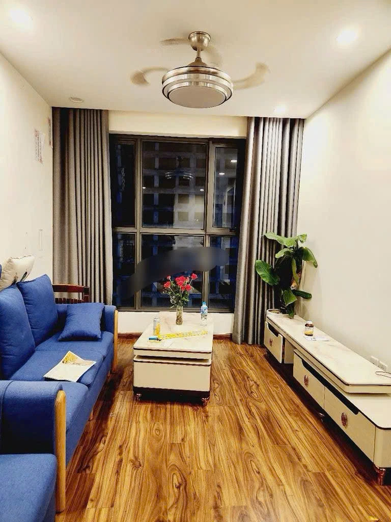 Cho thuê căn hộ CC The Golden Palm Lê Văn Lương 70m2