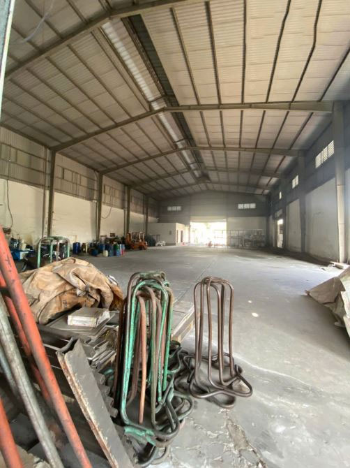 Bán kho giá rẻ Bình Chánh 1600m2 Kênh A gần Trần Văn Giầu